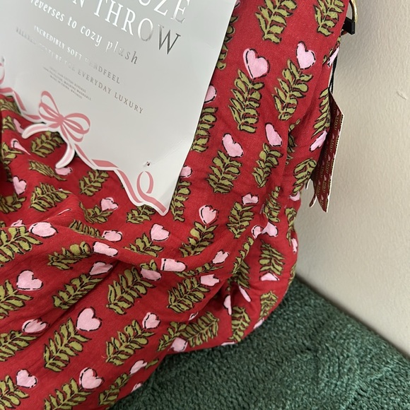 Boundary Reversible Dreamy Gauze Cotton Throw Valentine Heart ♥️ Red Pink NEW - Picture 8 of 10